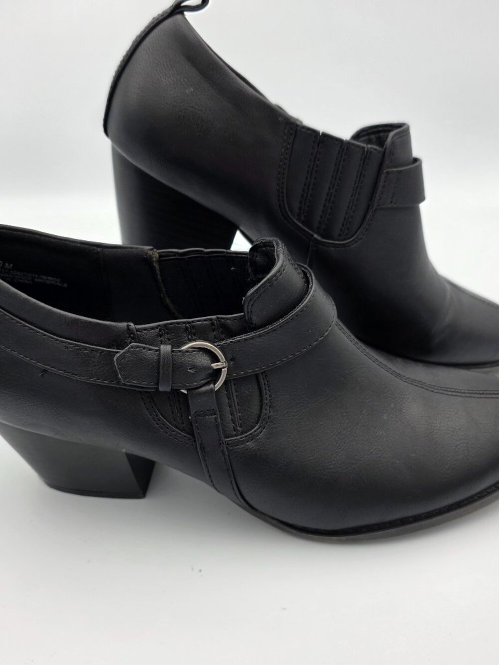Baretraps Rise Black Faux Leather Ankle Boots Buckle Detail Size 10M